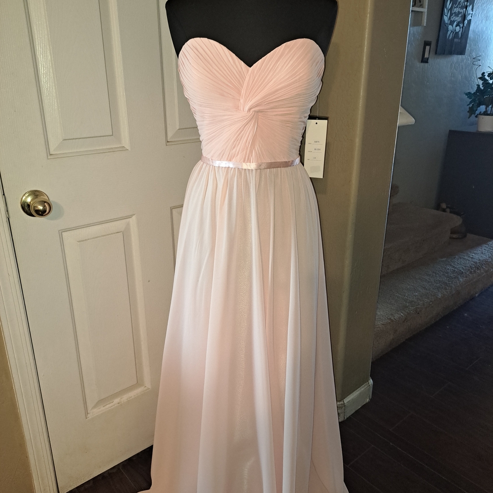 Chic Strapless Pink Gown